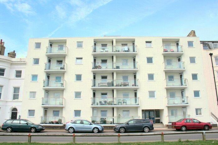 2 Bedroom Apartment To Rent In Southlands Court, South Terrace, Littlehampton, BN17