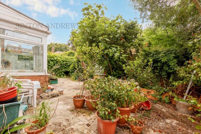 4 Bedroom Detached House For Sale In Culmington Road, Ealing, W13