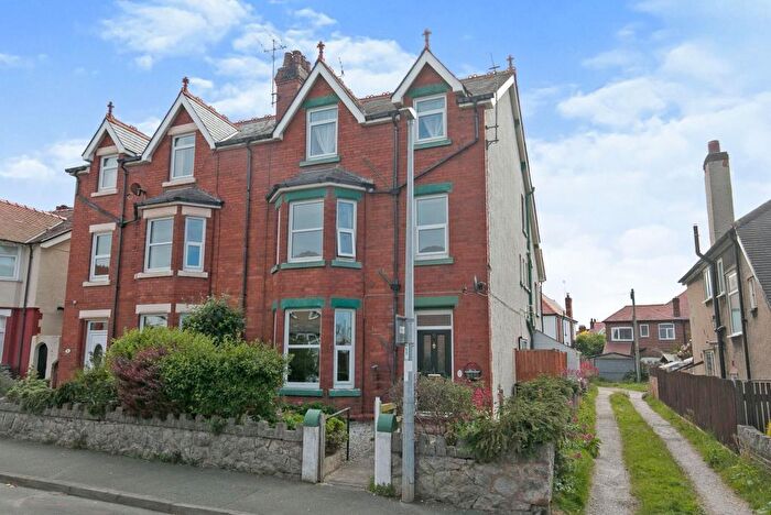 7 Bedroom Semi-Detached House For Sale In Wynnstay Road, Old Colwyn, LL29