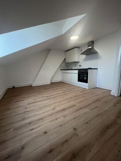 1 Bedroom Flat To Rent In Woodberry Grove, London, N4