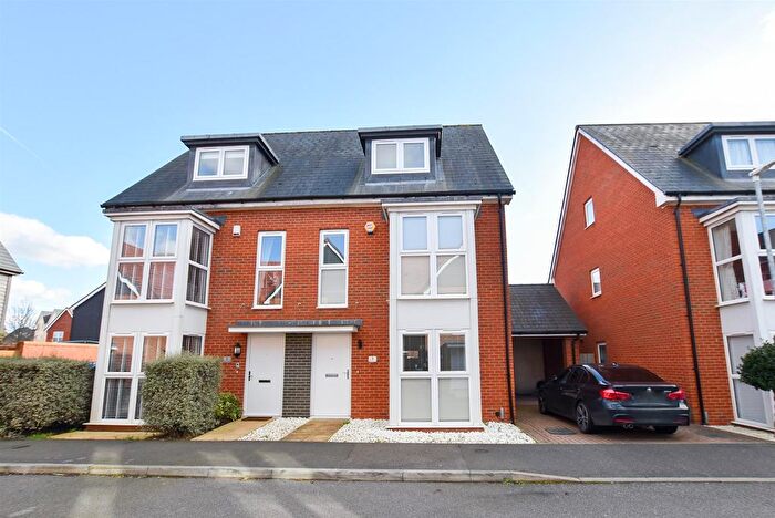 4 Bedroom Semi-Detached House For Sale In Waterman Way, Wouldham, ME1