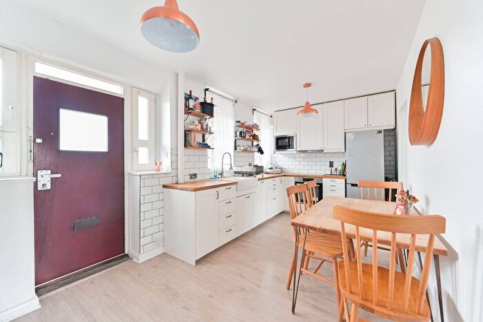 2 Bedroom Flat For Sale In Tyers Street, Vauxhall, London, SE11