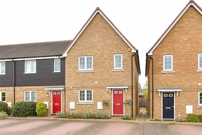 3 Bedroom End Terrace House For Sale In Butchers Green, Rainham, Gillingham, Kent, ME8