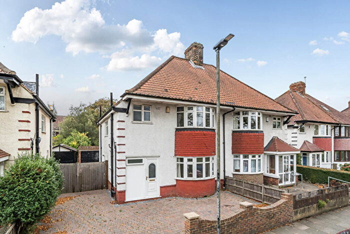 3 Bedroom Semi Detached House For Sale In Canberra Road, Charlton, SE7