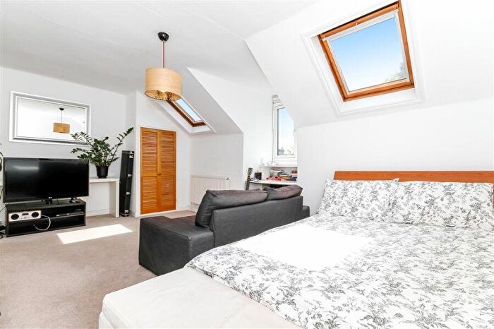 Flat To Rent In Ainger Road, Primrose Hill, NW3