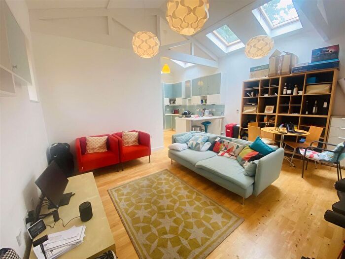 2 Bedroom Detached House To Rent In B Richmond Lane, Clifton, BS8