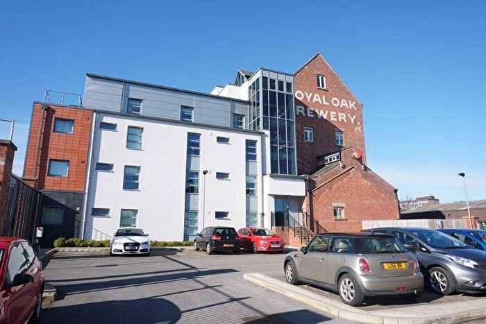2 Bedroom Apartment To Rent In Cooper Street, Stockport, Greater Manchester, SK1