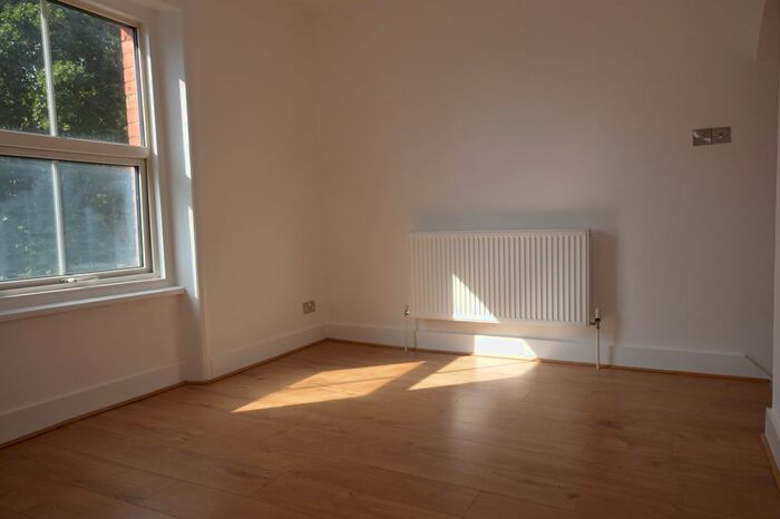 1 Bedroom Flat To Rent In Mowbray Road, London, SE19