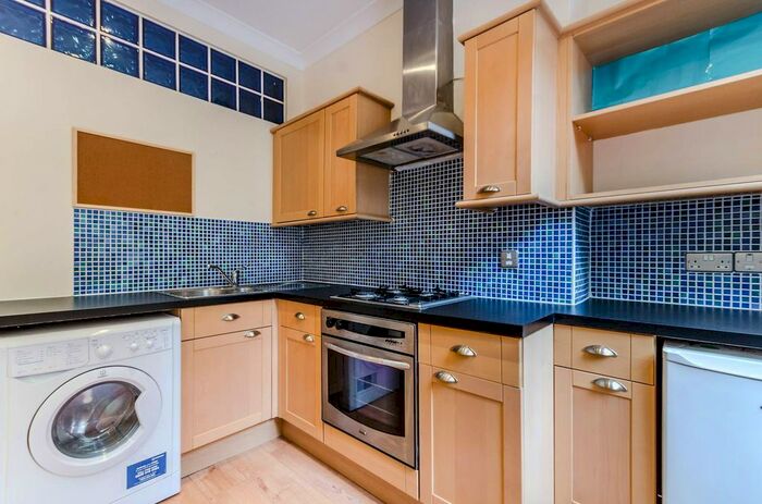 1 Bedroom Flat To Rent In Store Street, Bloomsbury, London, WC1E