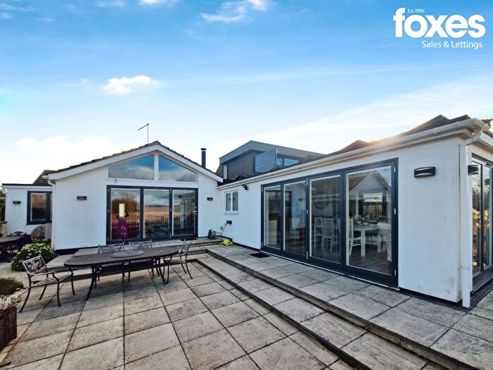 4 Bedroom Detached Bungalow To Rent In New Road, Ringwood, Hampshire, BH24