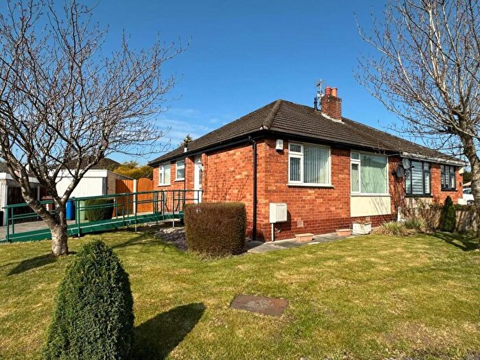 2 Bedroom Detached Bungalow To Rent In Avondale Drive, Tyldesley, Manchester, M29