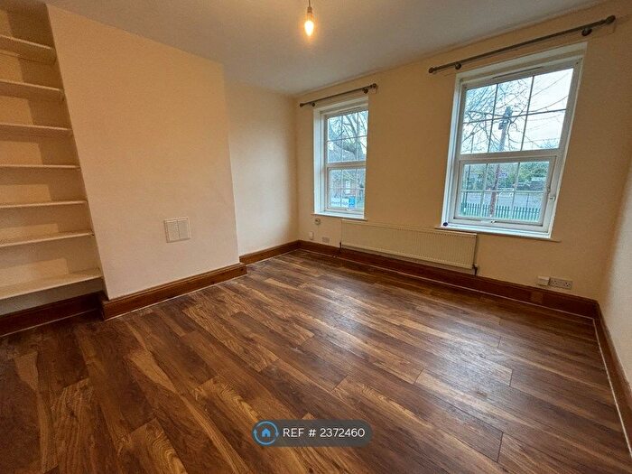 3 Bedroom Flat To Rent In Castillon Road, London, SE6