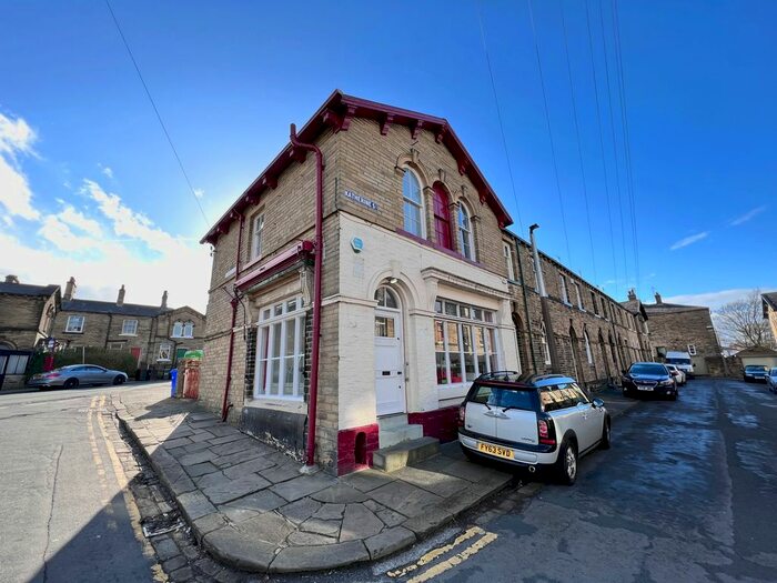 End Of Terrace House For Sale In Katherine Street, Saltaire, Shipley, BD18