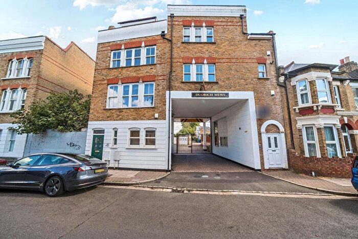 3 Bedroom Flat For Sale In Melbourne Grove, East Dulwich, London, SE22