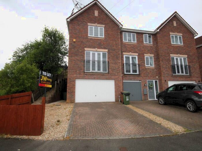 3 Bedroom End Of Terrace House To Rent In Plynlimon Avenue, Croespenmaen, Crumlin, Newport, NP11