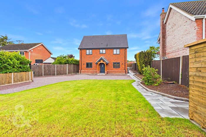 3 Bedroom Detached House For Sale In The Street, Woodton, Bungay, NR35