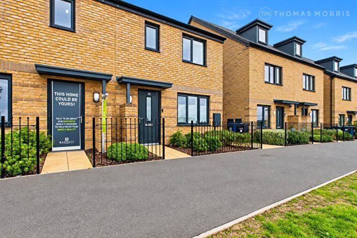 3 Bedroom Semi-Detached House For Sale In Nuffield Road, St. Neots, Cambridgeshire, PE19
