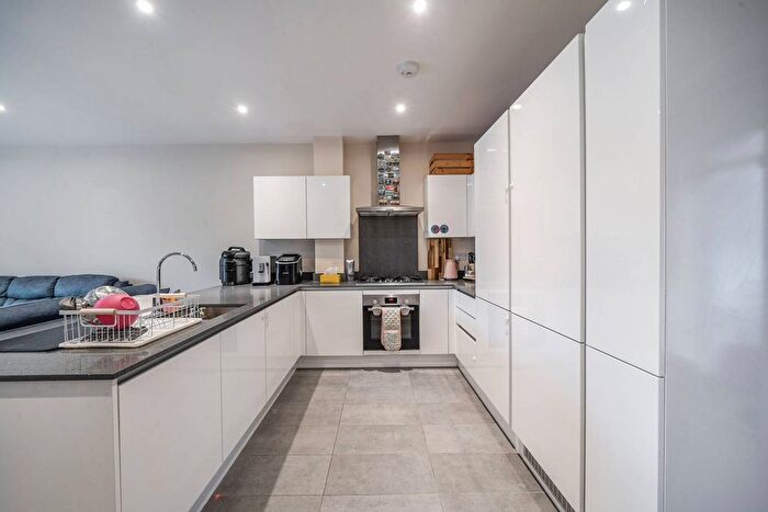 5 Bedroom Terraced House To Rent In Lordship Road, Northolt, Northolt, UB5