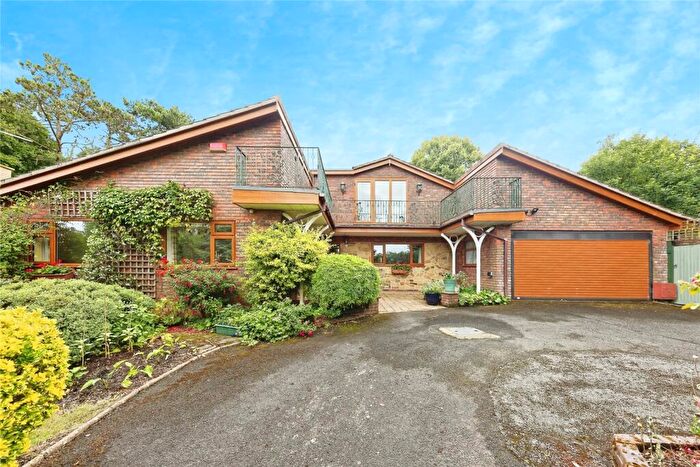 4 Bedroom Detached House For Sale In St. Andrews Gardens, Shepherdswell, Dover, Kent, CT15