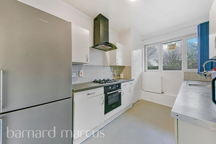 2 Bedroom Flat To Rent In Wyvil Road, London, SW8