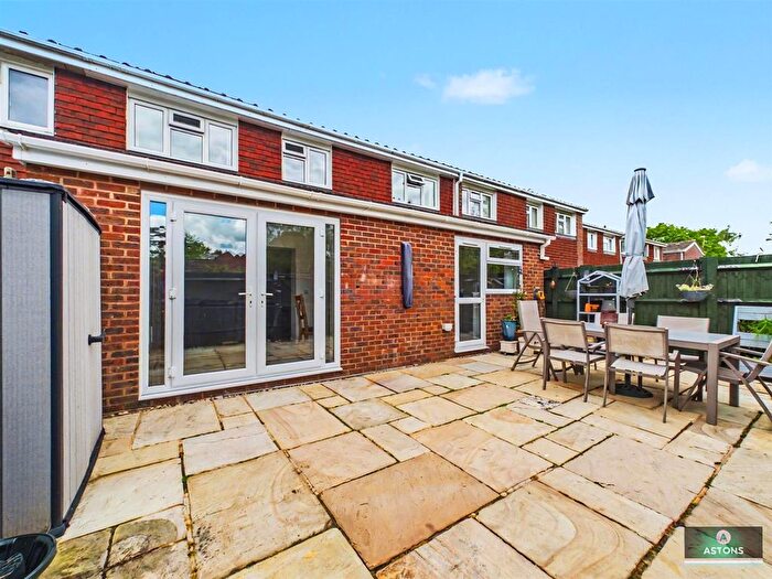 3 Bedroom Terraced House For Sale In Terry Road, Crawley, RH11