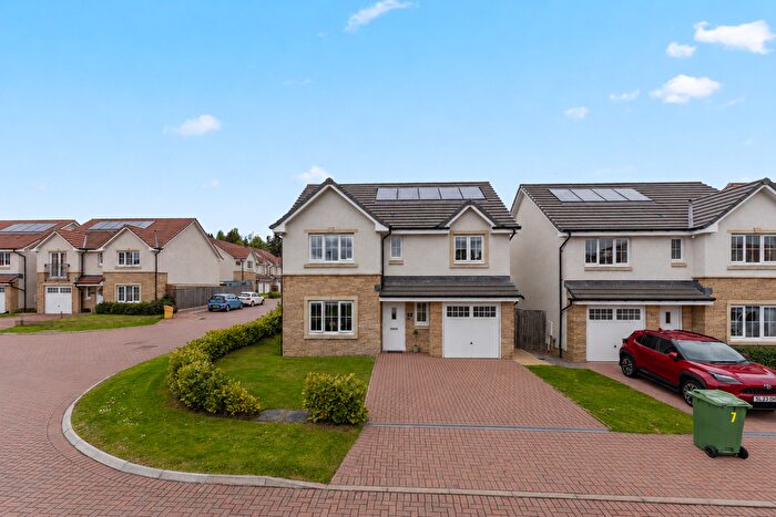 4 Bedroom Detached House For Sale In Coatdyke Crescent, Eliburn, Livingston, EH54