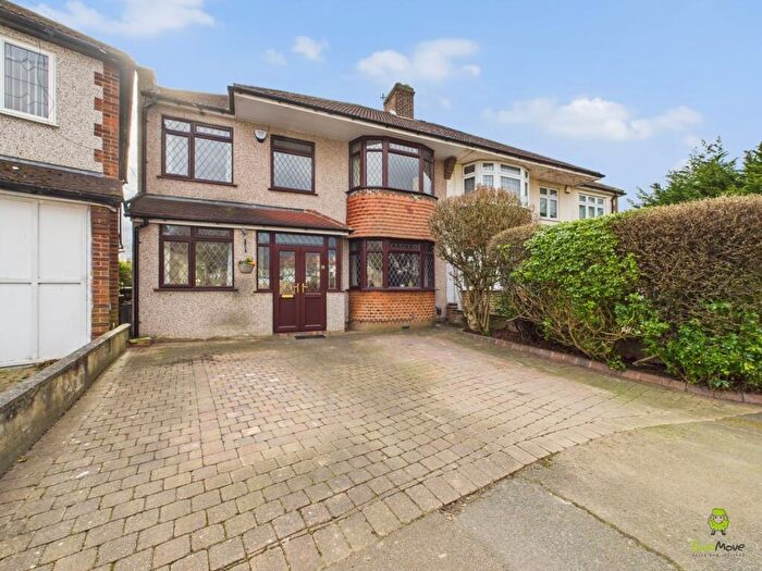 4 Bedroom Semi Detached House For Sale In Hollingbourne Avenue, Bexleyheath, Kent, DA7