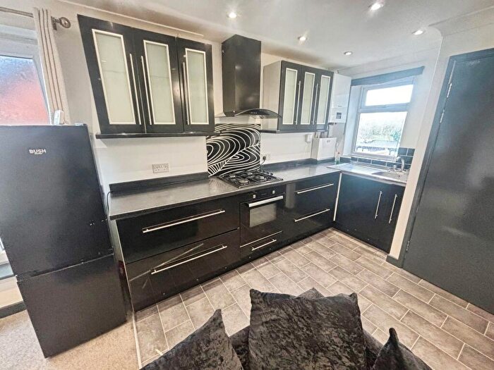 2 Bedroom Flat To Rent In Mawney Road, Romford, RM7