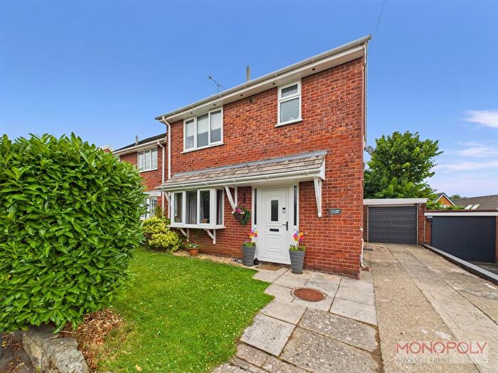 4 Bedroom Detached House For Sale In Poplar Drive, Marford, LL12