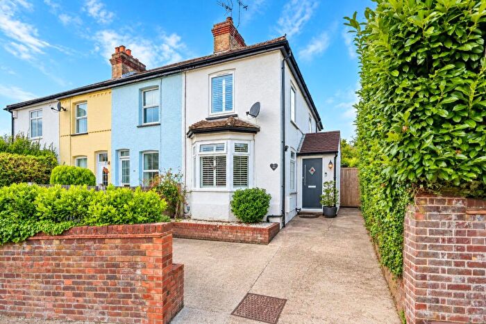 2 Bedroom End Of Terrace House For Sale In Totteridge Lane, High Wycombe, Buckinghamshire, HP13