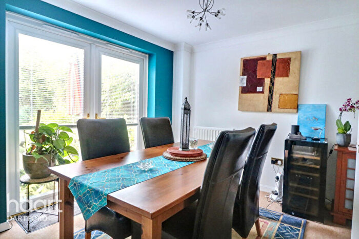 6 Bedroom Detached House For Sale In Darenth Park Avenue, Dartford, DA2