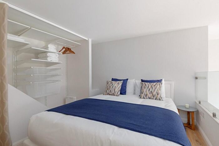 1 Bedroom Flat To Rent In Flat, Mcdonald Road, Edinburgh, EH7