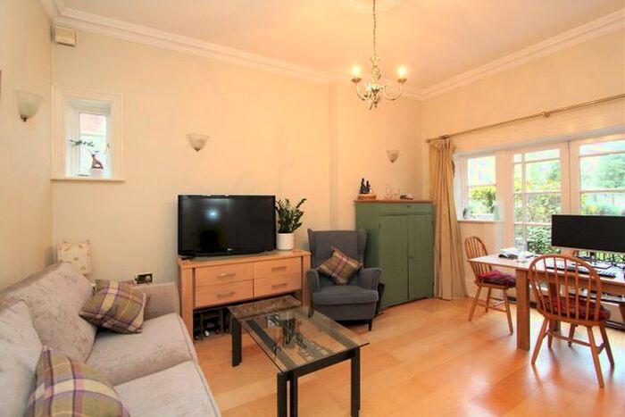 1 Bedroom Flat To Rent In North Common Road, London, Uk, W5