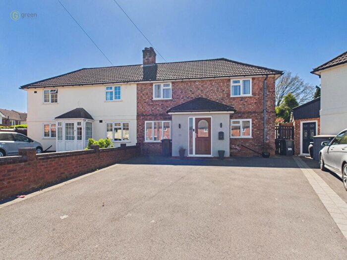 3 Bedroom Semi-Detached House For Sale In Hollyfield Crescent, Sutton Coldfield, B75