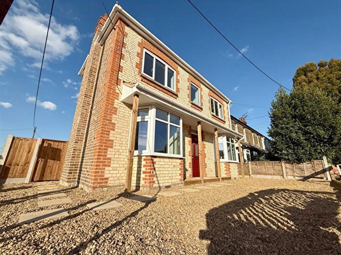4 Bedroom Detached House For Sale In London Road, Benfleet, SS7