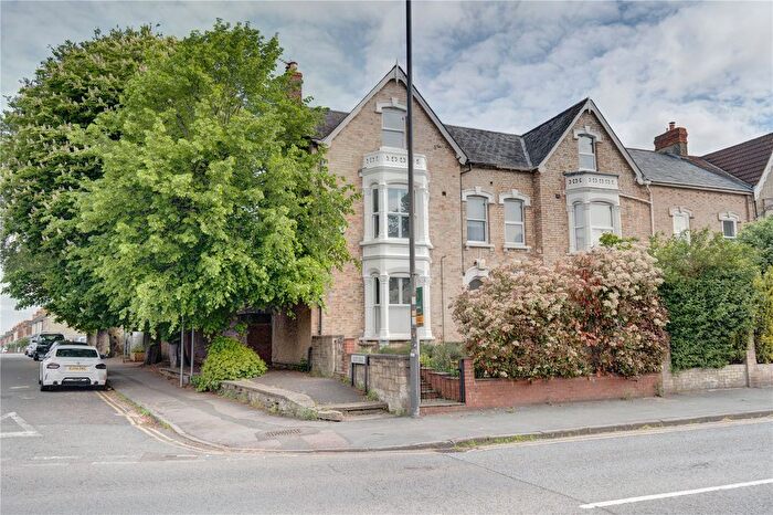 5 Bedroom End Of Terrace House For Sale In Bath Road, Old Town, Swindon, Wiltshire, SN1