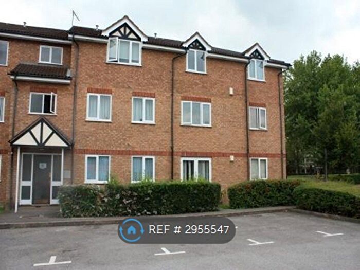 Studio To Rent In Broomgrove Gardens, Edgware, HA8
