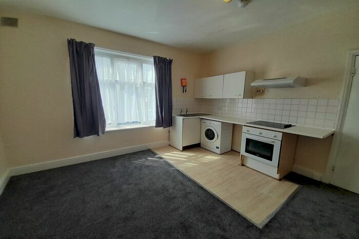 1 Bedroom Flat To Rent In Bennett Road, Chadwell Heath, Romford, RM6