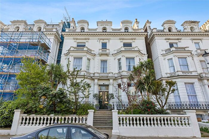 2 Bedroom Flat For Sale In Pembridge Square, London, W2