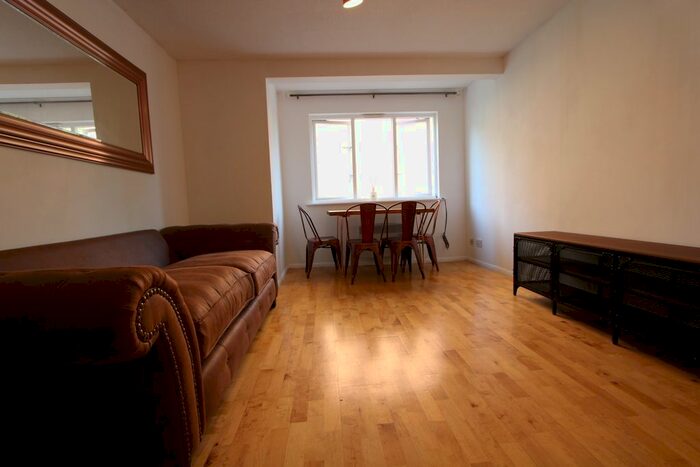 1 Bedroom Flat To Rent In Caroline Close, London, SW16