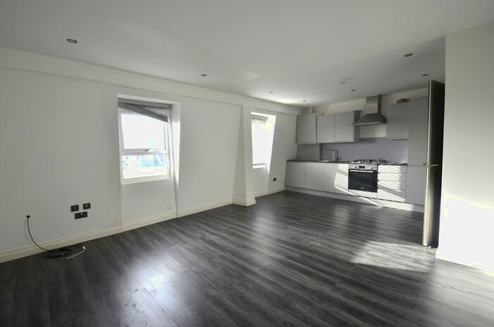 1 Bedroom Flat To Rent In Station Approach, Ashford, TW15