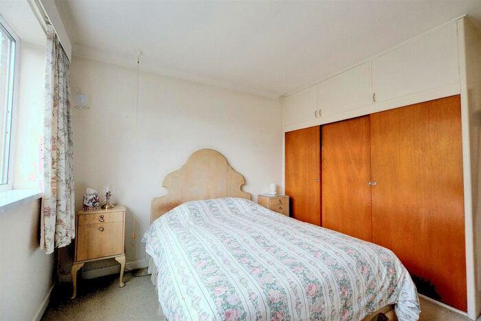 2 Bedroom Bungalow For Sale In Birdsall Avenue, Wollaton Village, Nottingham, NG8