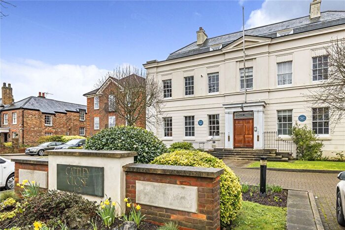 2 Bedroom Flat For Sale In Cattley Close, High Barnet, EN5