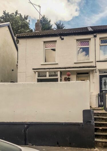 3 Bedroom End Of Terrace House To Rent In Cornwall Road, Tonypandy CF40