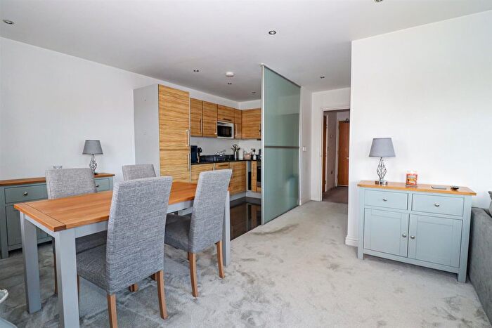 2 Bedroom Flat For Sale In Dorset Road South, Bexhill-On-Sea, TN40