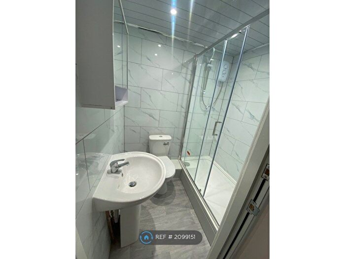 2 Bedroom Flat To Rent In Alfreton Road, Nottingham, NG7