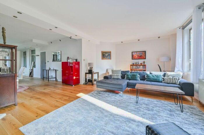 2 Bedroom Flat To Rent In Archer Street, Soho, London, W1D