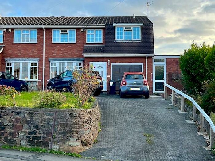 4 Bedroom House To Rent In Louise Street, Dudley, DY3