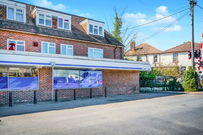 2 Bedroom Flat To Rent In Lower Station Road, Billingshurst, RH14