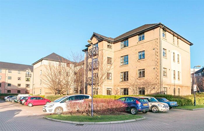 2 Bedroom Flat To Rent In Russell Gardens, Edinburgh, EH12